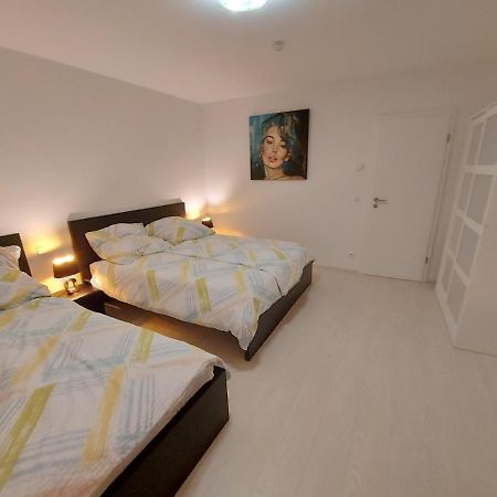 Several Different Rooms, Newly Furnished, In A New House In Vichten Exterior photo