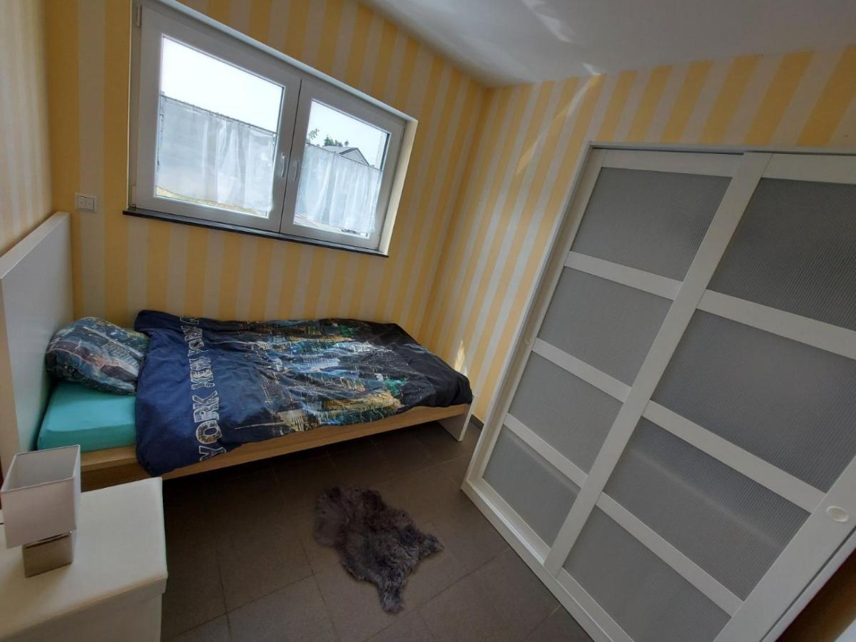 Several Different Rooms, Newly Furnished, In A New House In Vichten Exterior photo