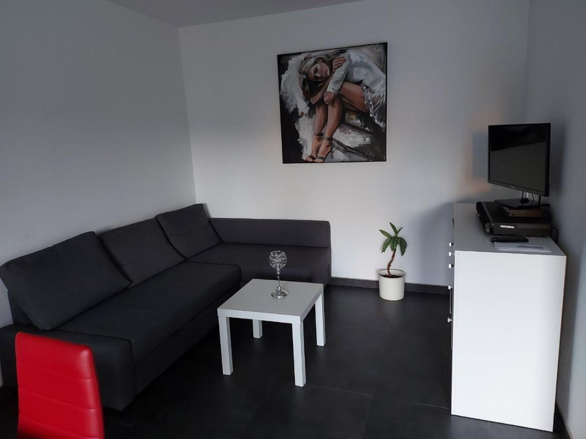 Several Different Rooms, Newly Furnished, In A New House In Vichten Exterior photo
