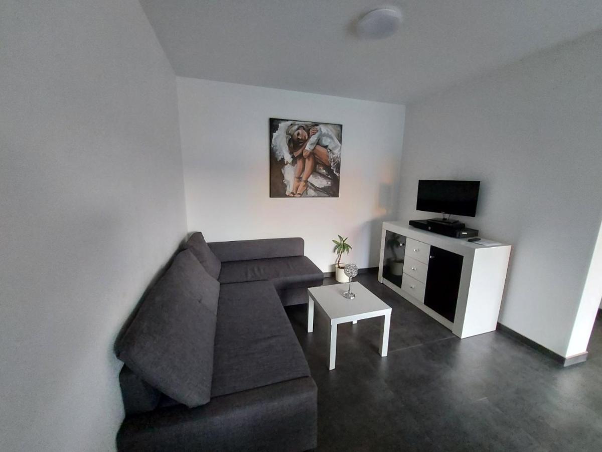 Several Different Rooms, Newly Furnished, In A New House In Vichten Exterior photo